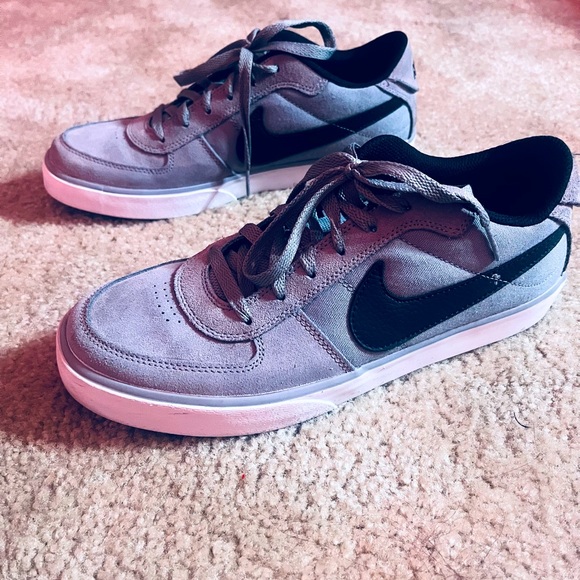 Nike men’s 9.5, worn once gray/black - Picture 7 of 8